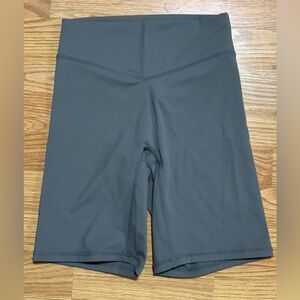 Vitality X Cosmopolitan Women's Gray Biker Shorts size XS